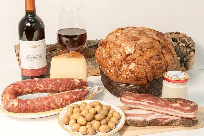 Bolasco Cesto Buon Natale con panettone sardo
