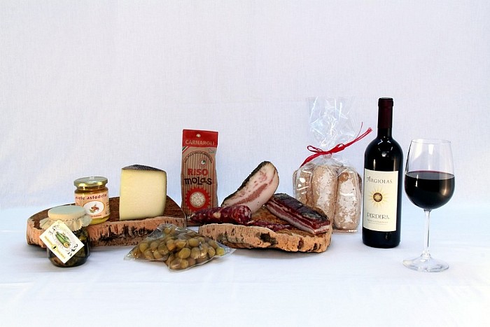 Cesto Cala Domestica con prodotti tipici sardi
