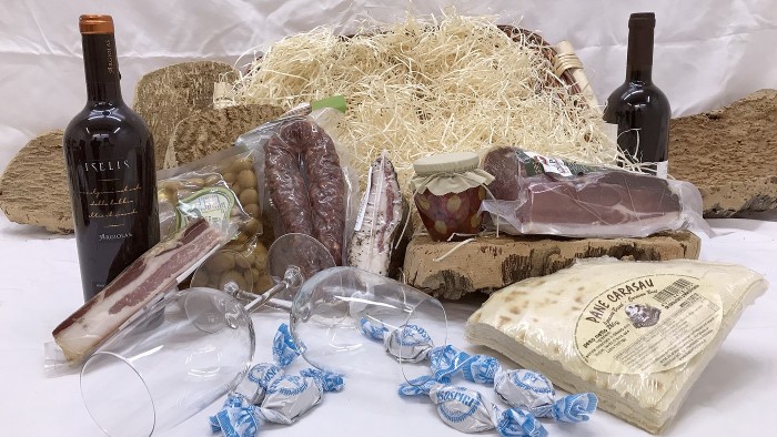 Cesto Seulo con prodotti tipici sardi